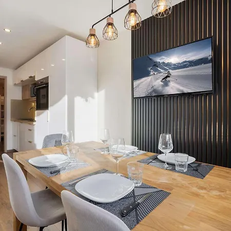 In-out, Heart Of Spacious Flat , Wifi A9 - Le Joker * Val Thorens